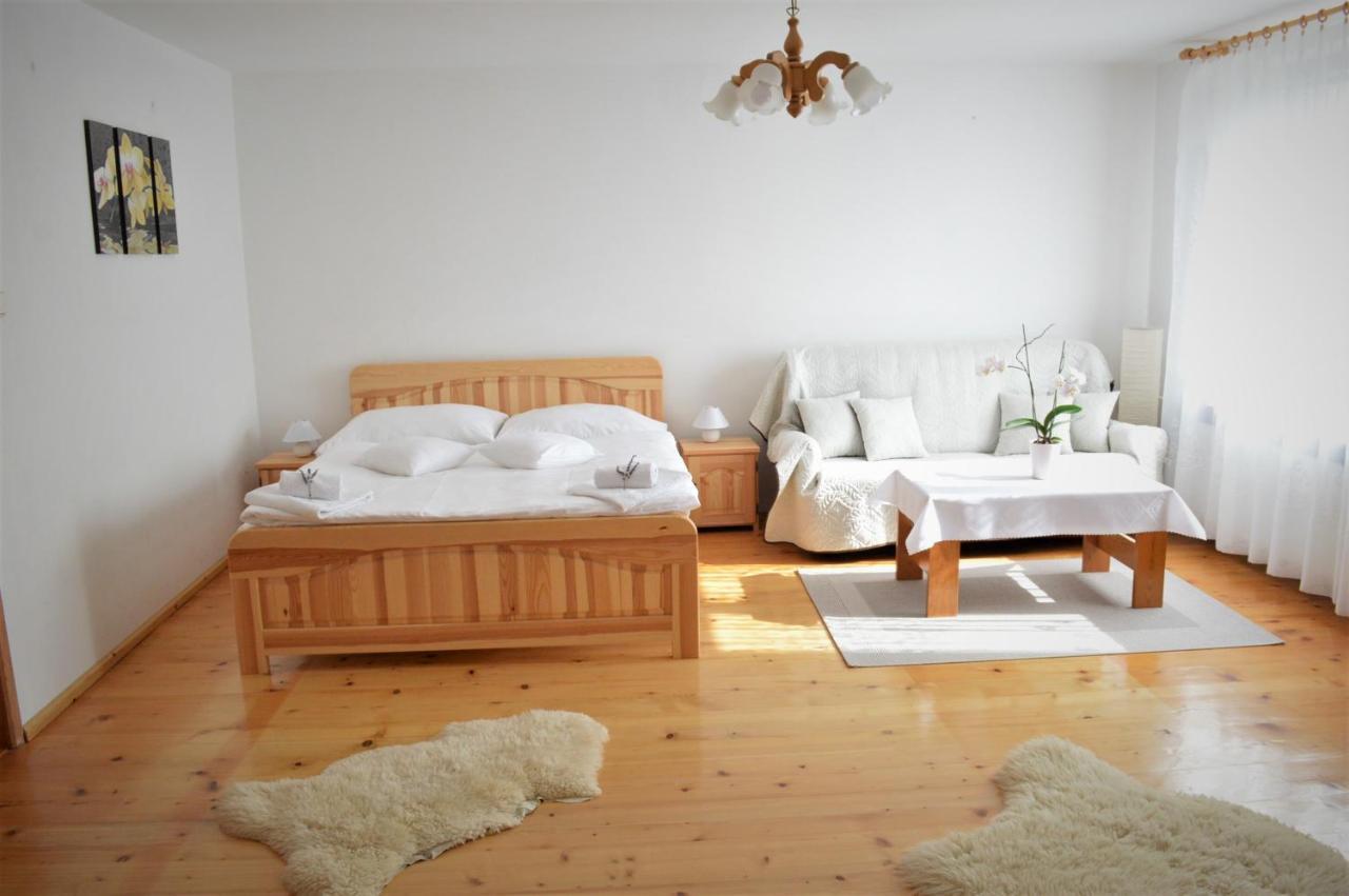 Apartmany Livia Litmanova Luaran gambar